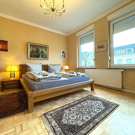 Coco Brockesstr. 10 *