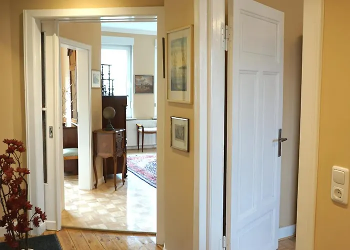 Coco Brockesstr. 10 *