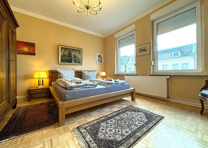 Coco Brockesstr. 10 *