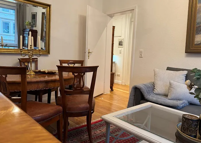 Coco Brockesstr. 10 *