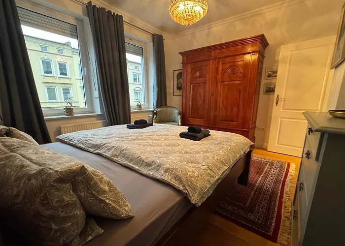 Coco Brockesstr. 10 *