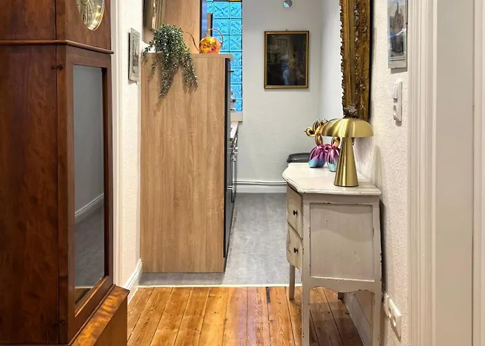 Coco Brockesstr. 10 *